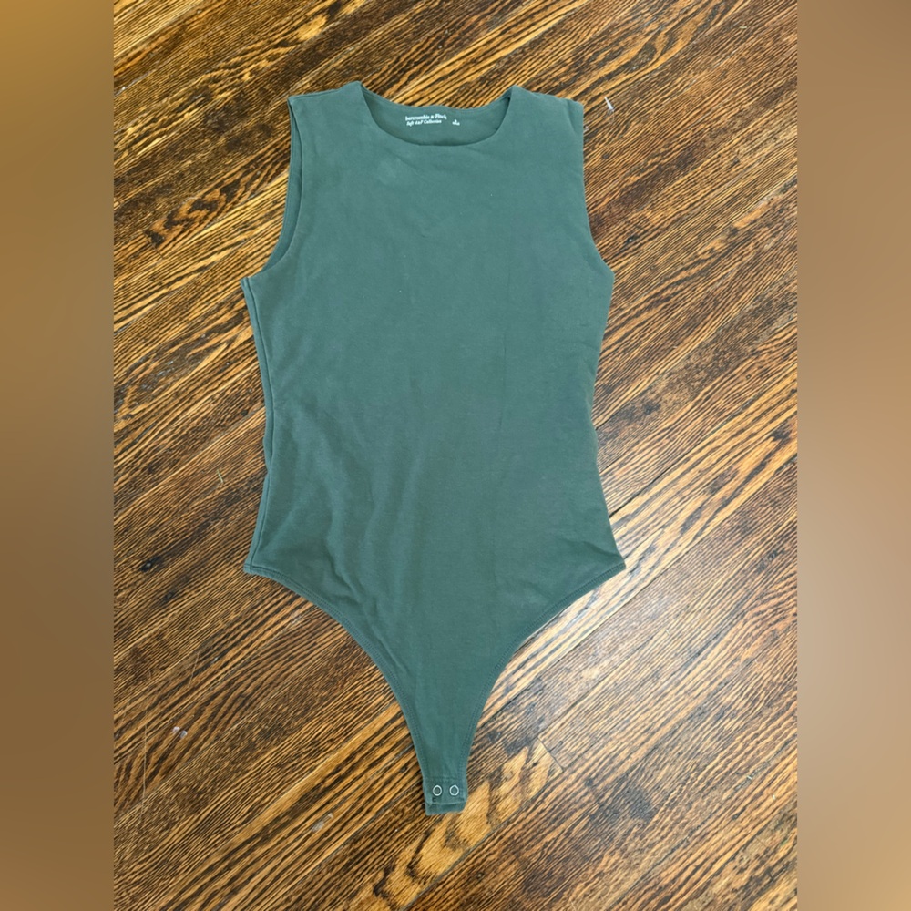 Abercrombie & Fitch Dark Green Sleeveless Bodysuit - size small